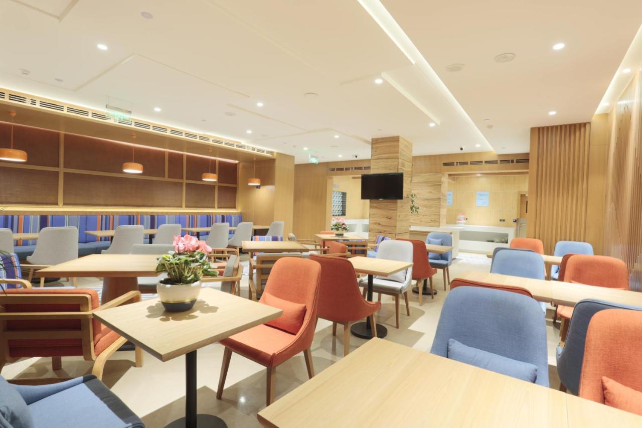 Holiday Inn Express Jiuzhaigou,Only 600 Meters To Jiuzhaigou Park By Ihg Exterior photo