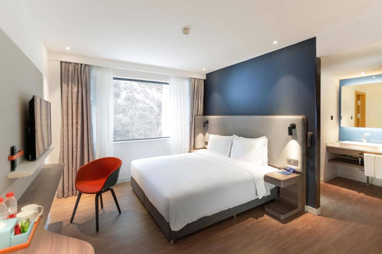 Holiday Inn Express Jiuzhaigou,Only 600 Meters To Jiuzhaigou Park By Ihg Exterior photo